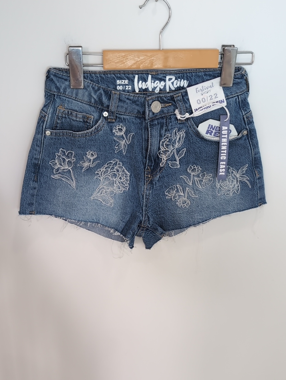 INDIO REIN | Women's Med Wash Floral Embroidered Hi-Rise Festival Jean Shorts